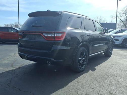DB Black Crystal Clearcoat 2026 Dodge Durango GT Plus