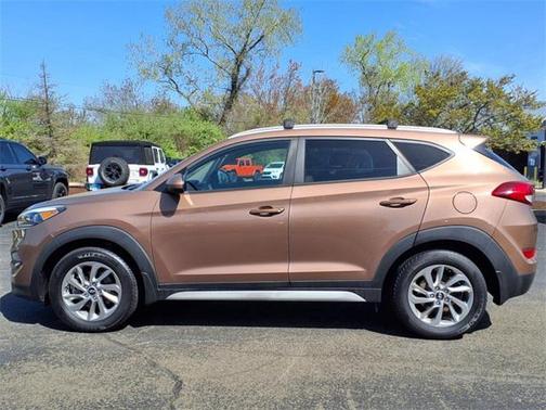2017 Hyundai TUCSON SE