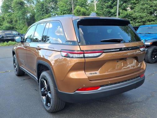 Copper Shino Metallic Clearcoat 2026 Jeep Grand Cherokee Limited