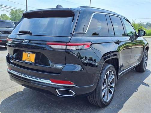 2022 Jeep Grand Cherokee 4xe Overland