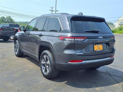 2022 Jeep Grand Cherokee 4xe Base