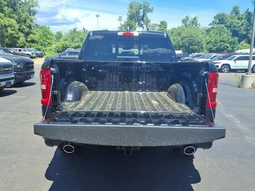 Diamond Black Crystal Pearlcoat 2026 RAM 1500 Laramie