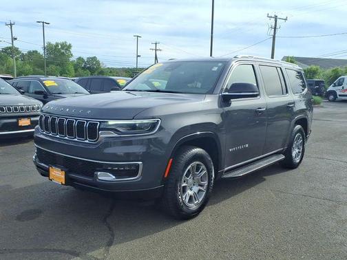Baltic Gray Metallic Clearcoat 2023 Jeep Wagoneer 4X4