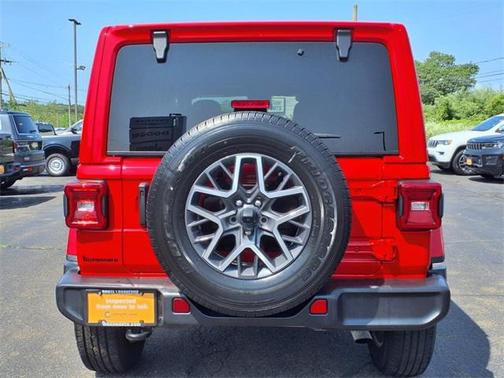 2024 Jeep Wrangler Sahara