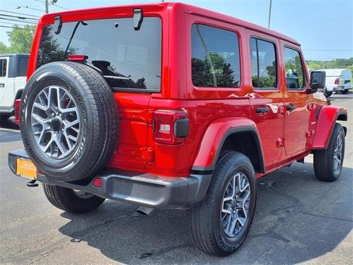 2024 Jeep Wrangler Sahara