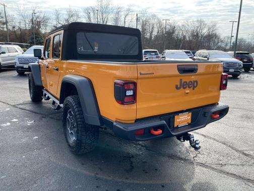 Photo 5 of 25 of 2021 Jeep Gladiator Mojave