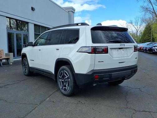 Bright White Clearcoat 2026 Jeep Cherokee Laredo