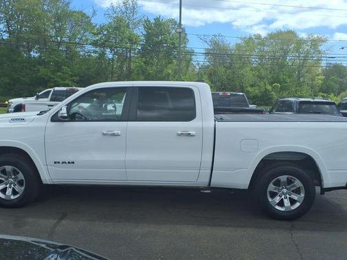 Bright White Clearcoat 2022 RAM 1500 Laramie