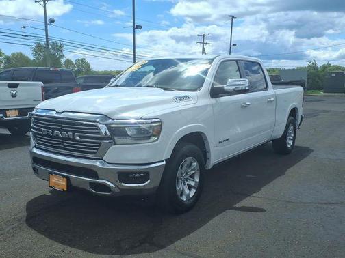 Bright White Clearcoat 2022 RAM 1500 Laramie