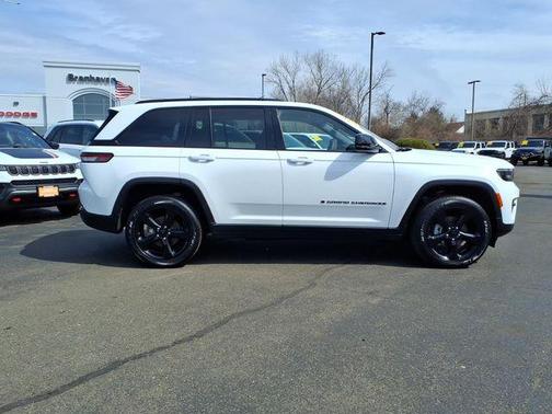 2023 Jeep Grand Cherokee Altitude
