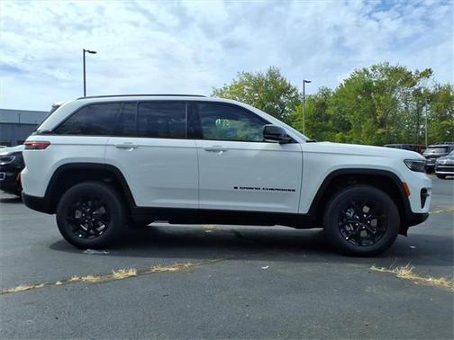 2025 Jeep Grand Cherokee Altitude