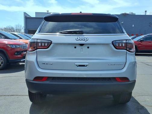 Silver Zynith Metallic Clearcoat 2026 Jeep Compass Limited