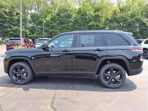 2025 Jeep Grand Cherokee Altitude