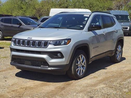 2024 Jeep Compass Latitude Lux