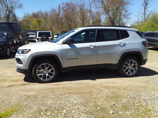 2024 Jeep Compass Latitude Lux