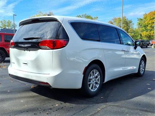 2026 Chrysler Voyager LX
