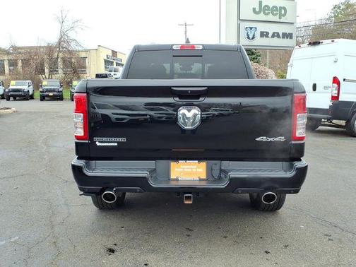 Diamond Black Crystal Pearlcoat 2022 RAM 1500 Big Horn/Lone Star