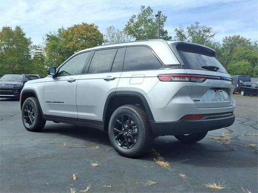 2025 Jeep Grand Cherokee Altitude