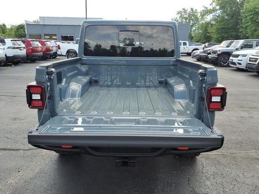Anvil Clearcoat 2026 Jeep Gladiator Mojave X