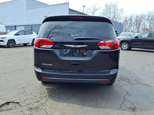 2026 Chrysler Voyager LX
