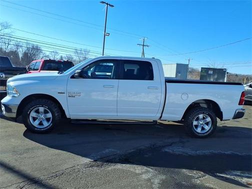2019 RAM 1500 SLT
