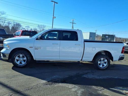 2019 RAM 1500 SLT
