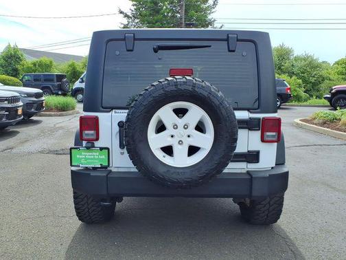 Bright White Clearcoat 2016 Jeep Wrangler Unlimited Sport