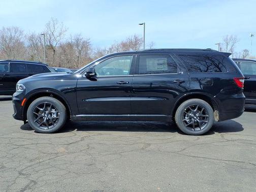 DB Black Crystal Clearcoat 2026 Dodge Durango GT Plus