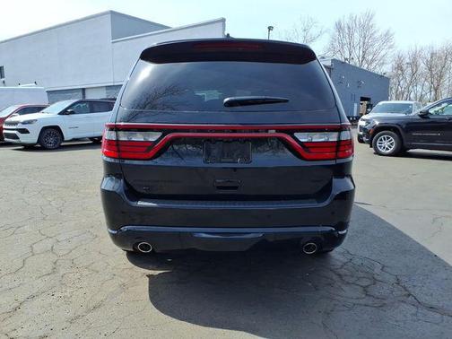 DB Black Crystal Clearcoat 2026 Dodge Durango GT Plus