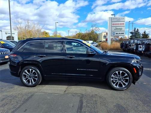 2022 Jeep Grand Cherokee Overland