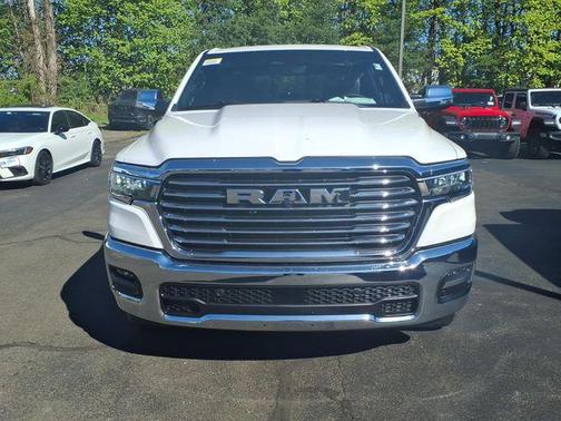 Ivory White Tri-Coat Pearlcoat 2026 RAM 1500 Laramie
