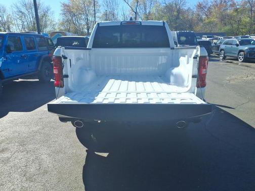 Ivory White Tri-Coat Pearlcoat 2026 RAM 1500 Laramie