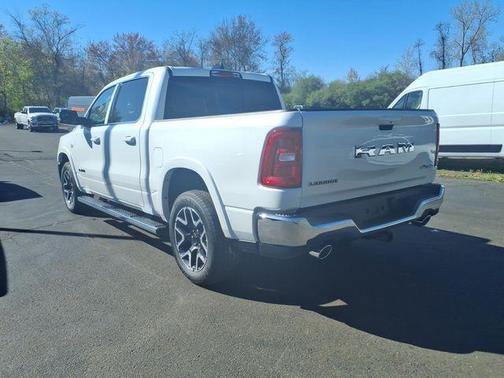 Ivory White Tri-Coat Pearlcoat 2026 RAM 1500 Laramie