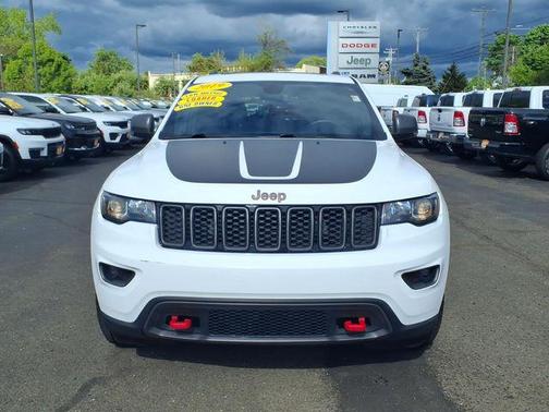 Bright White Clearcoat 2019 Jeep Grand Cherokee Trailhawk