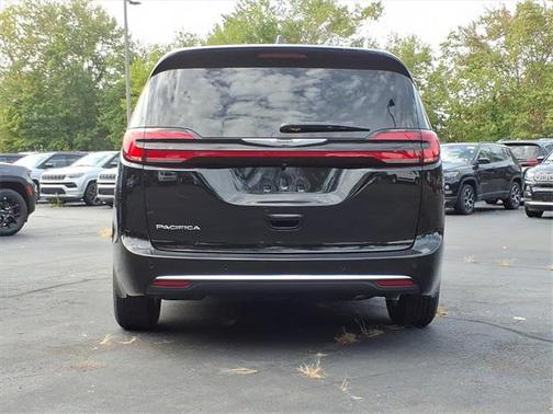 2026 Chrysler Pacifica L