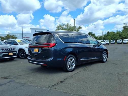 2021 Chrysler Pacifica Hybrid Limited