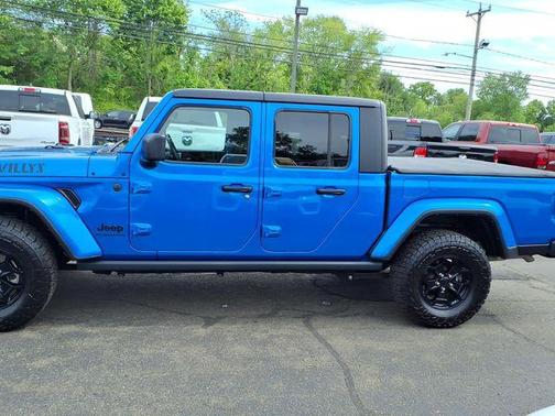 Hydro Blue Pearlcoat 2022 Jeep Gladiator Willys