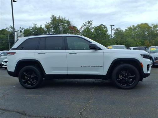 2022 Jeep Grand Cherokee Altitude