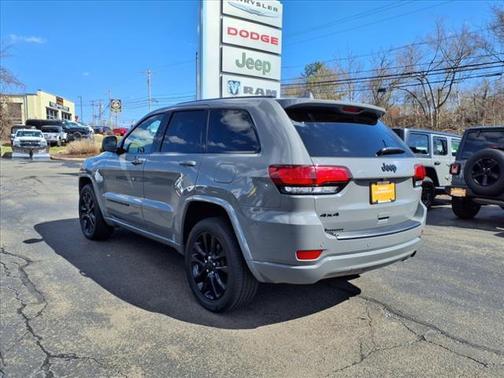 2022 Jeep Grand Cherokee Laredo