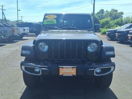 Sting-Gray Clearcoat 2023 Jeep Gladiator Sport S