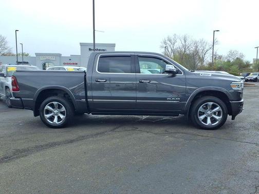 Granite Crystal Metallic Clearcoat 2020 RAM 1500 Limited