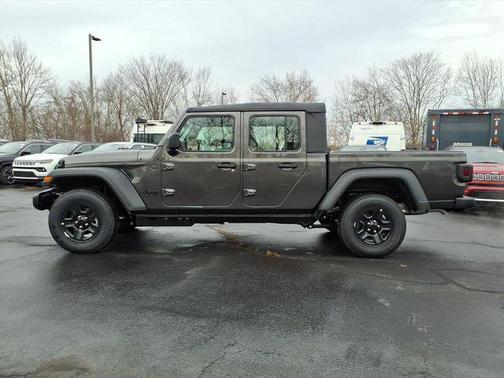 2026 Jeep Gladiator Sport