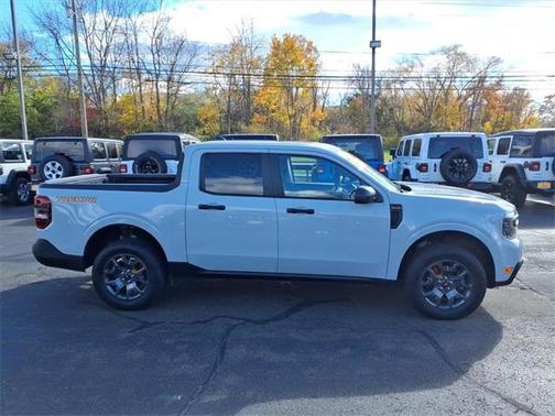 2023 Ford Maverick XLT