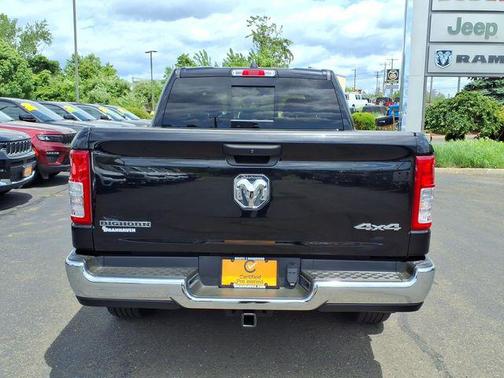 Diamond Black Crystal Pearlcoat 2023 RAM 1500 Big Horn/Lone Star