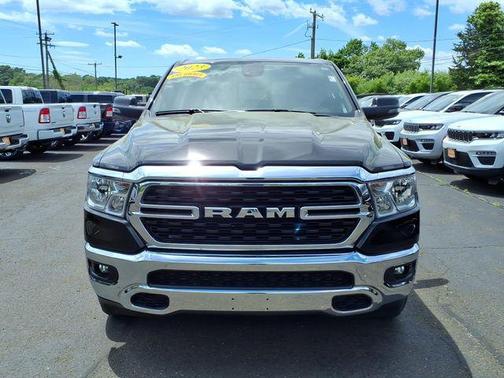 Diamond Black Crystal Pearlcoat 2023 RAM 1500 Big Horn/Lone Star