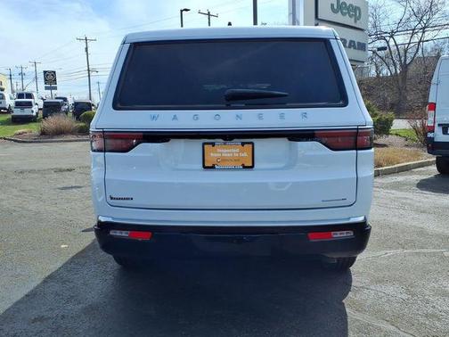 Bright White Clearcoat 2024 Jeep Wagoneer Series II