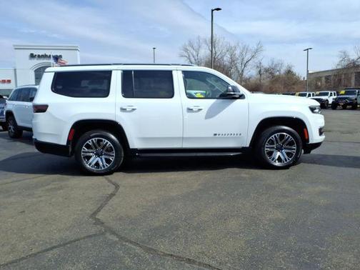 Bright White Clearcoat 2024 Jeep Wagoneer Series II