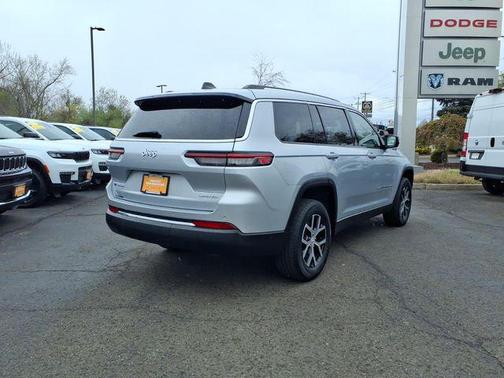 Silver Zynith 2023 Jeep Grand Cherokee L Limited