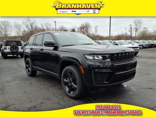 Diamond Black Crystal Pearlcoat 2026 Jeep Grand Cherokee Limited