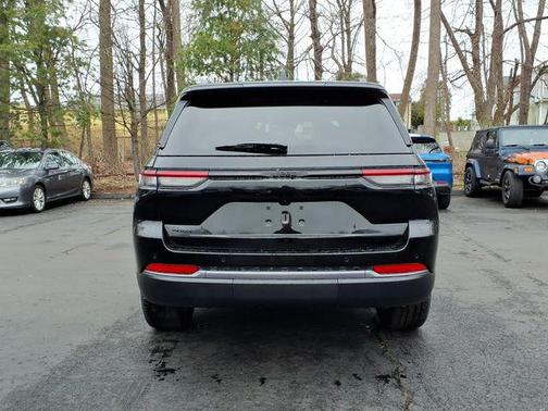Diamond Black Crystal Pearlcoat 2026 Jeep Grand Cherokee Limited